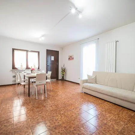 Apartment Gardappartamenti Sorgente Pool