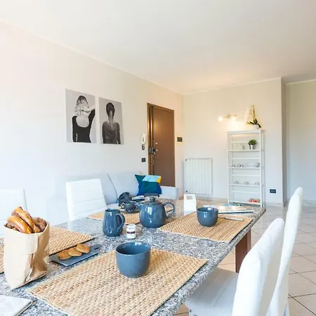 Apartment Gardappartamenti Sorgente Pool Sirmione