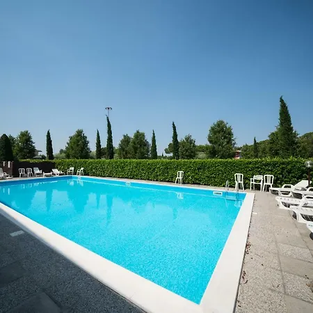 Apartment Gardappartamenti Sorgente Pool