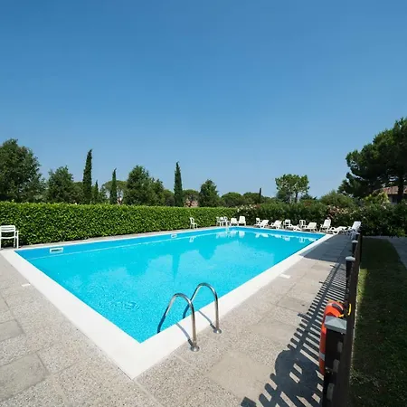 Apartment Gardappartamenti Sorgente Pool